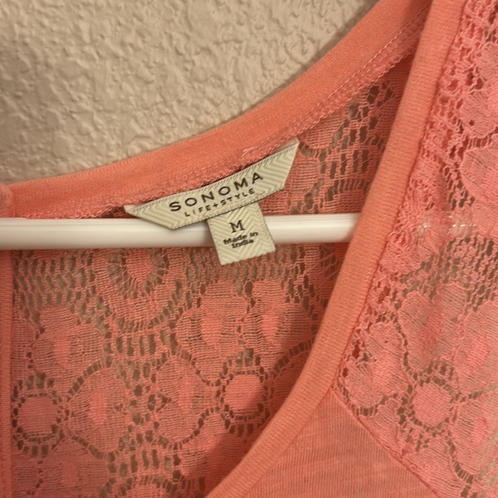 Women’s coral tank top size medium. - Picture 2 of 4